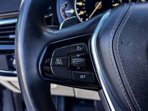 Used 2019 BMW 530i w/ Premium Package image 19