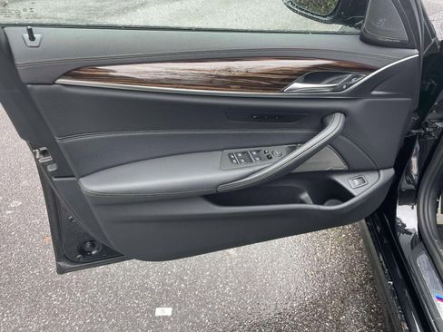 Used 2023 BMW M550i xDrive w/ Executive Package image 16