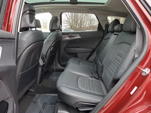 Used 2025 Kia Sportage SX image 10
