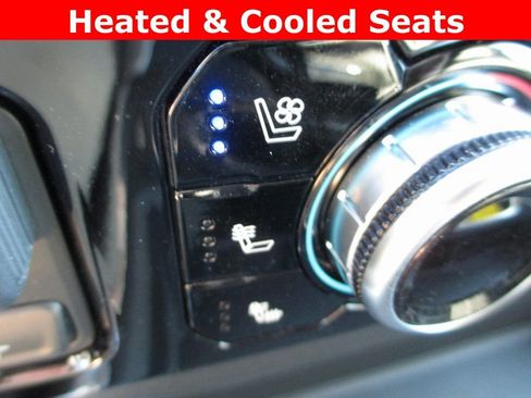 Used 2025 GMC Sierra 2500 SLT w/ SLT Premium Package image 17