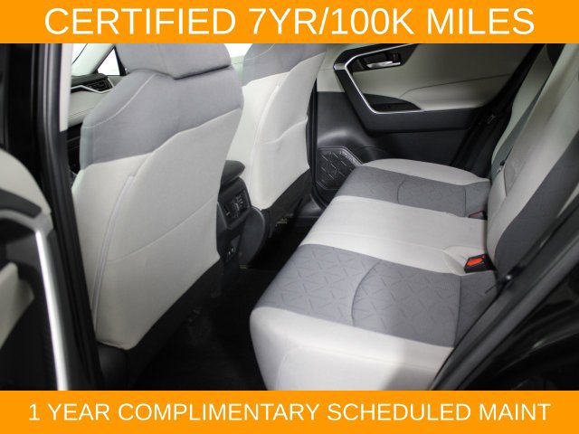 Used 2021 Toyota RAV4 XLE AWD/4WD image 12
