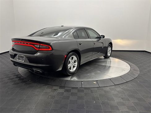 Used 2019 Dodge Charger SXT image 7