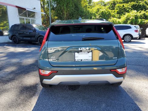 New 2025 Kia Niro EX image 5