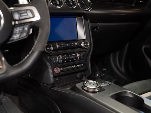 Used 2022 Ford Mustang Shelby GT500 w/ Technology Package RWD image 10