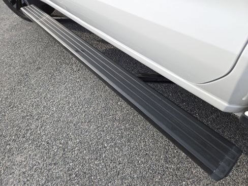 Used 2023 GMC Sierra 1500 Denali Ultimate image 17