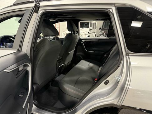 Used 2021 Toyota RAV4 SE image 61