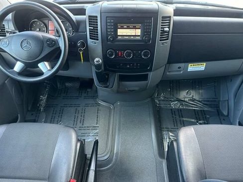 Used 2016 Mercedes-Benz Sprinter 2500 image 13