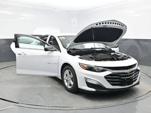 Used 2019 Chevrolet Malibu LS FWD image 41