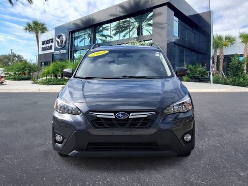 Used 2022 Subaru Crosstrek 2.0i Premium w/ Moonroof Package image 2