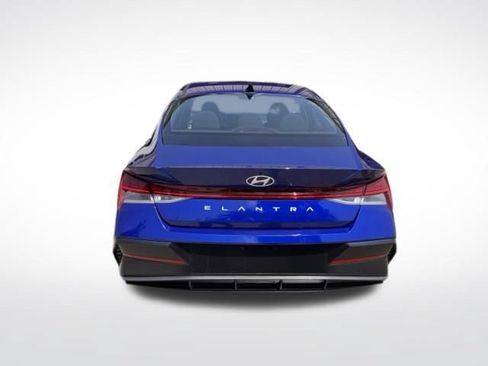 Used 2024 Hyundai Elantra SEL w/ Convenience Package FWD image 4
