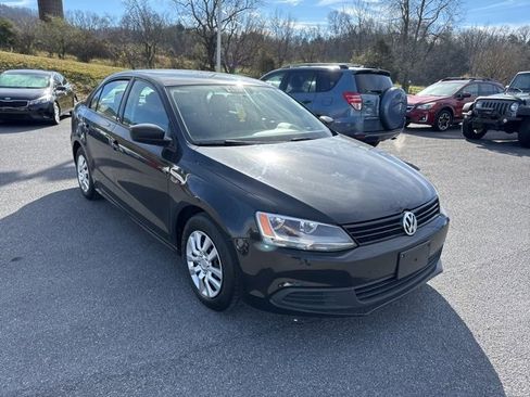 Used 2014 Volkswagen Jetta S image 2