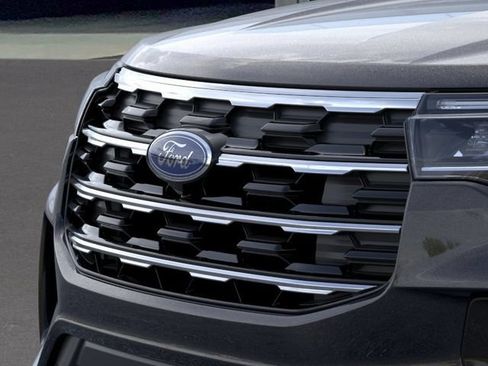 New 2026 Ford Explorer Active RWD image 17