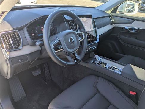 Used 2025 Volvo XC90 B6 Plus w/ Protection Package Premier image 12