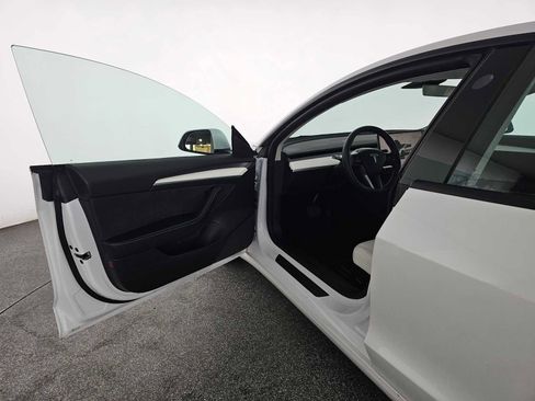 Used 2022 Tesla Model 3 Standard Range image 20