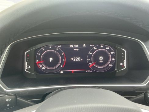 Used 2023 Volkswagen Tiguan SEL R-Line image 13