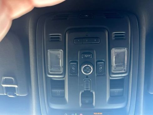 Used 2023 GMC Yukon Denali Ultimate w/ LPO, Floor Liner Package AWD/4WD image 6