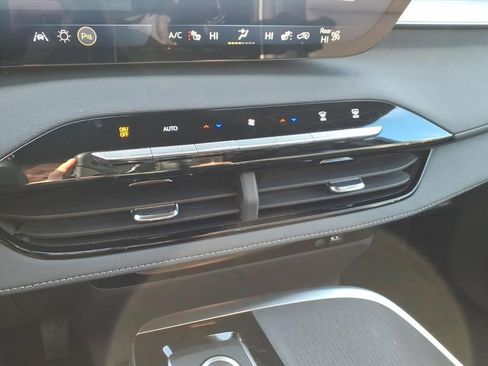 Used 2025 Buick Enclave Preferred image 25