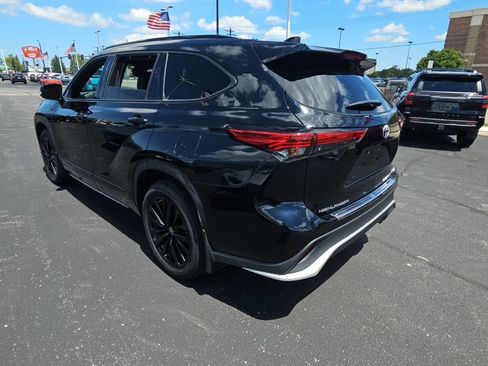 Used 2023 Toyota Highlander XSE AWD/4WD image 5