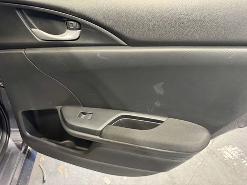 Used 2019 Honda Civic LX image 9