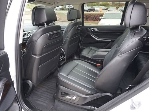Used 2020 BMW X7 xDrive40i w/ Luxury Seating Package image 21