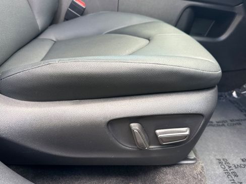 Used 2026 Toyota Grand Highlander XLE image 23