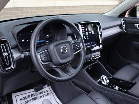 Used 2025 Volvo XC40 B5 Plus AWD/4WD image 13