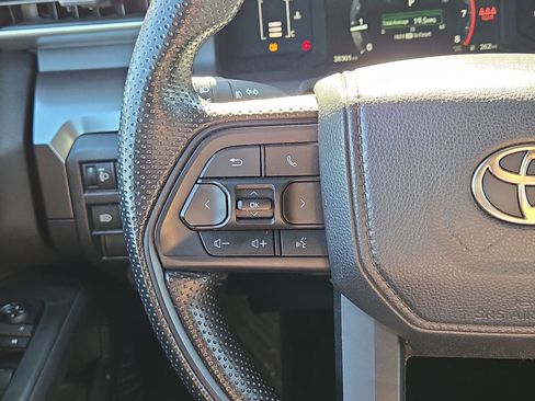 Used 2025 Toyota Tacoma SR5 AWD/4WD image 21
