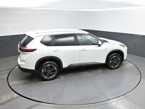 Used 2025 Nissan Rogue SV image 30