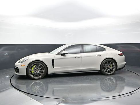 Used 2022 Porsche Panamera 4 E-Hybrid AWD/4WD image 3