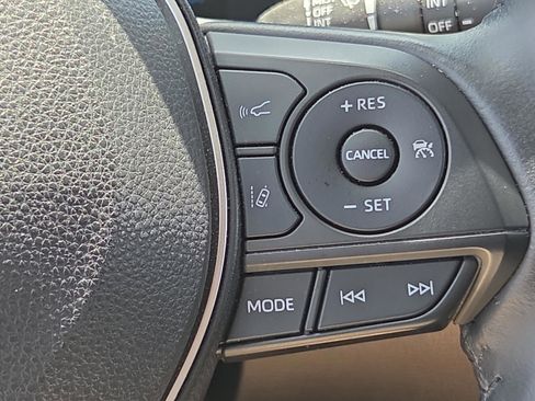 Used 2022 Toyota Corolla Cross LE FWD image 24