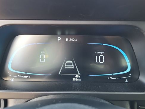 Used 2025 Hyundai Elantra Sport image 17