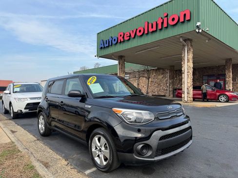 Used 2019 Kia Soul FWD image 1