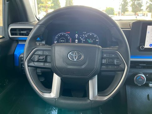 Used 2025 Toyota Tacoma TRD Off-Road AWD/4WD image 24