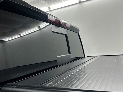 Used 2023 GMC Sierra 1500 AT4 w/ Technology Package image 30