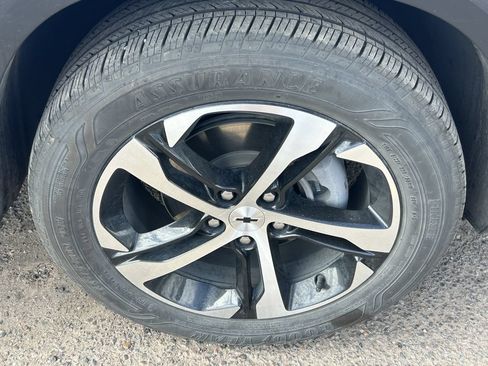Used 2024 Chevrolet Trax RS w/ Sunroof Package FWD image 9