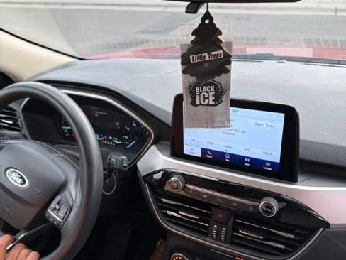 Used 2020 Ford Escape SE FWD image 3