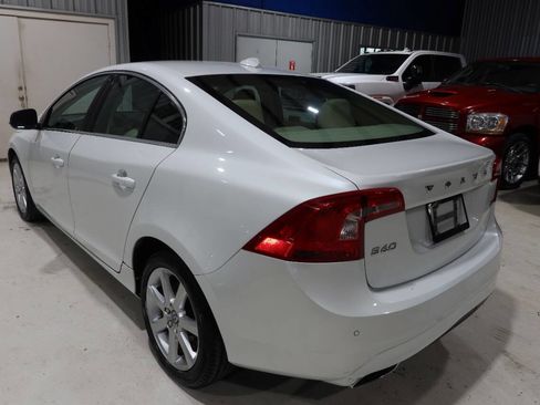 Used 2016 Volvo S60 T5 Premier w/ Convenience Package FWD image 3