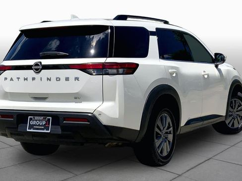 Used 2024 Nissan Pathfinder SV FWD image 13