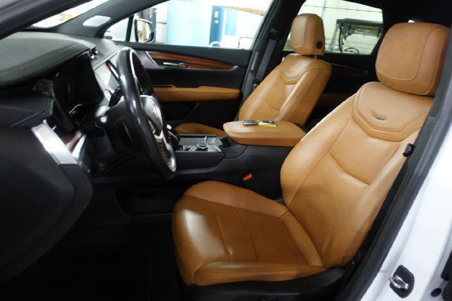Used 2024 Cadillac XT5 Premium Luxury AWD/4WD image 11