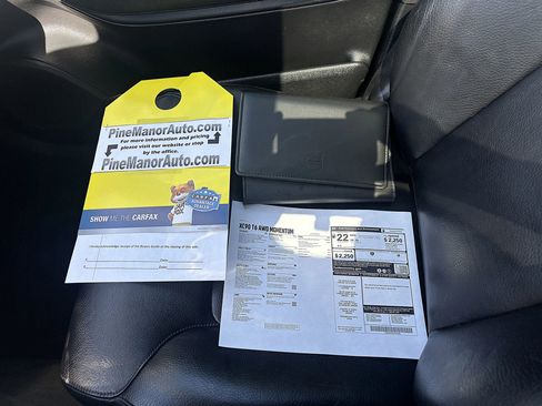 Used 2016 Volvo XC90 T6 Momentum image 29