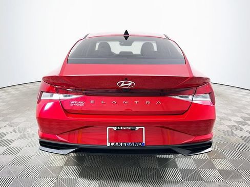 Used 2023 Hyundai Elantra SEL FWD image 4