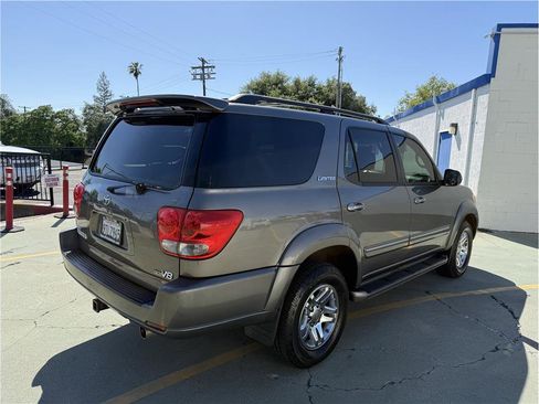Used 2006 Toyota Sequoia Limited RWD image 6