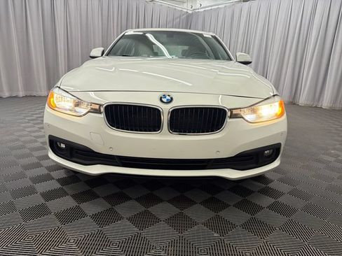 Used 2016 BMW 320i xDrive Sedan AWD/4WD image 2