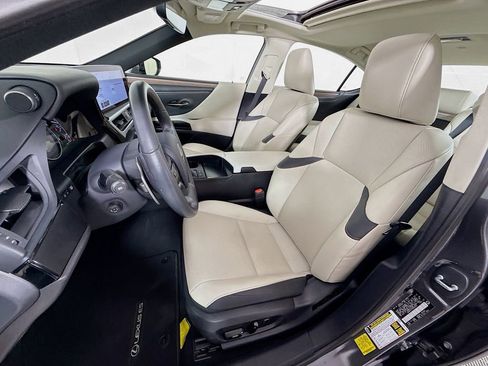 Used 2025 Lexus ES 300h w/ Premium Package image 21