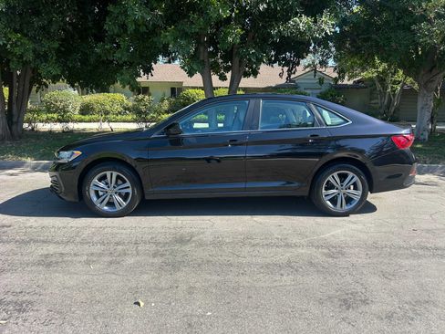 Used 2023 Volkswagen Jetta SE FWD image 11