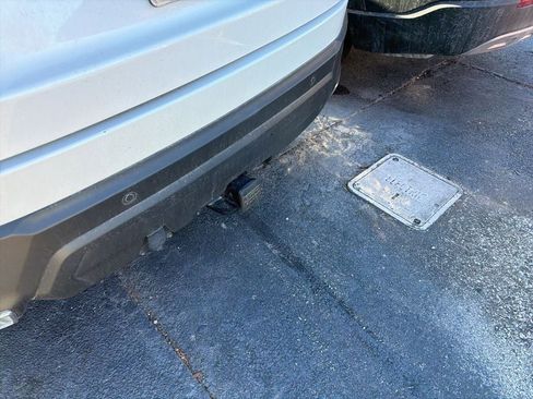 Used 2023 Honda Pilot Touring image 9