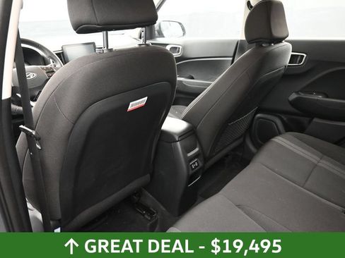 Used 2025 Hyundai Venue SEL FWD image 24