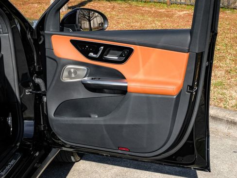 Used 2023 Mercedes-Benz GLC 300 4MATIC image 50