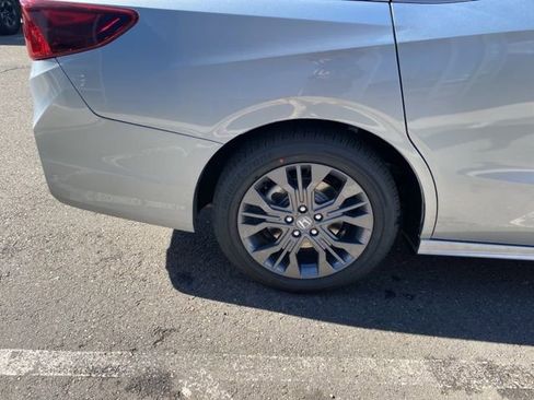 New 2026 Honda Odyssey Touring image 24