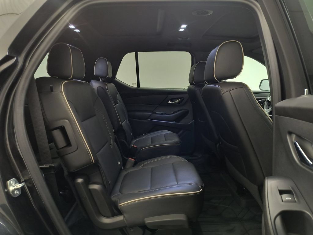 Used 2023 Chevrolet Traverse Premier AWD/4WD image 30